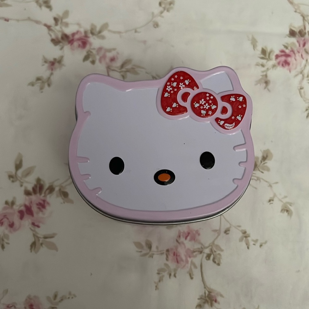 Hello Kitty Mini Face Tin Case